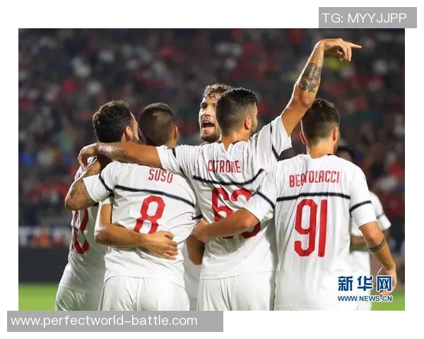 世界杯精彩对决AC米兰与曼联激战成平补时进球引爆全场激情